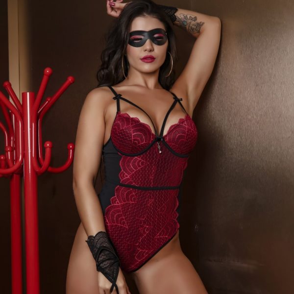 Body preto com vermelho alexia