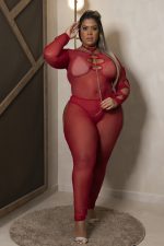 Body plus size vermelho todo sensual manga longa com transparência e recortes luxuosos - Imagem 2