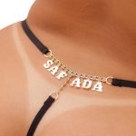 Calcinha Fio dental plus size preta com palavras provocantes em  strass - Imagem 13