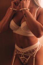 Conjunto sexy branco com bojo cinta-liga e fio - Imagem 5