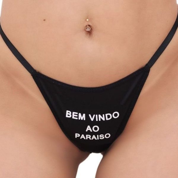 Calcinha Fio Dental Fetiche Preta com a frase Bem vindo ao paraíso