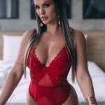 Body feminino vermelho sensual e sofisticado para noites inesquecíveis