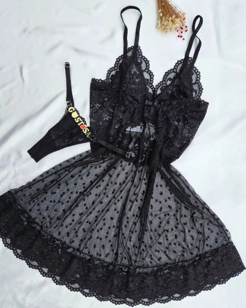 Camisola preta em tule coraçãozinho com fio personalizável